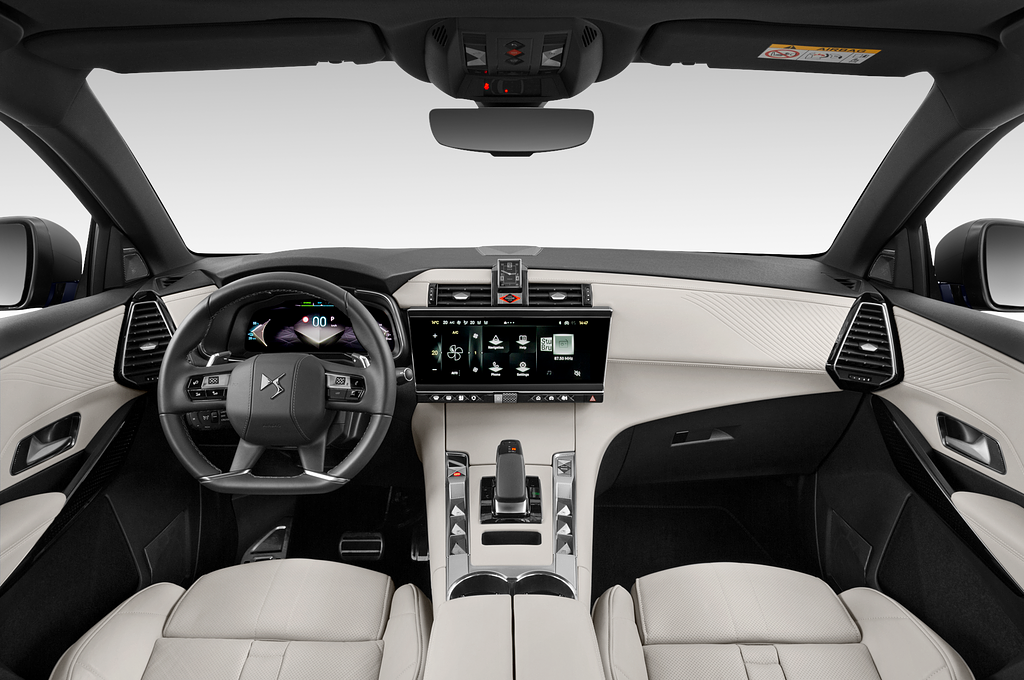 DS DS 7 (Baujahr 2023) E-Tense Opera 5 Türen Cockpit und Innenraum