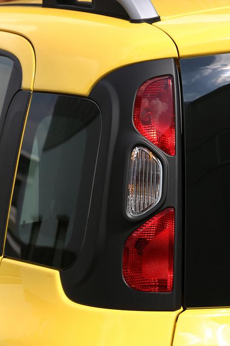 Die Einfassungen der Rückleuten haben eine brünierte Oberfläche