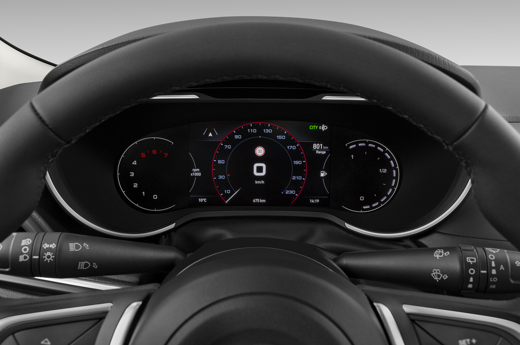 FIAT Tipo Kombi (Baujahr 2023) Cross 5 Türen Tacho und Fahrerinstrumente