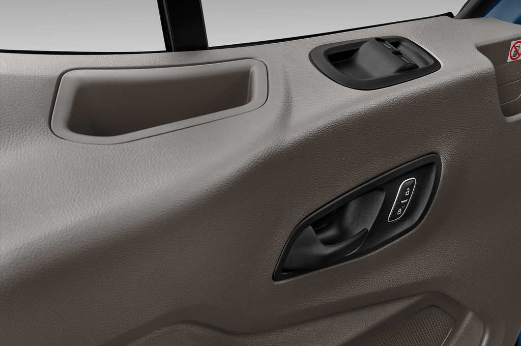 Ford e-Transit (Baujahr 2023) Trend 4 Türen Bedienungselemente Tür
