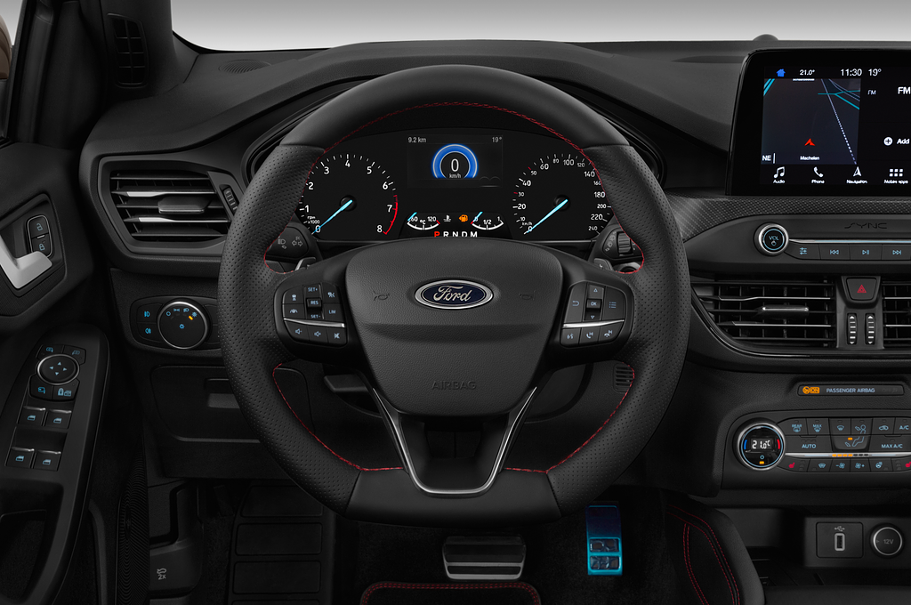 Ford Focus Turnier (Baujahr 2023) ST-Line 5 Türen Lenkrad