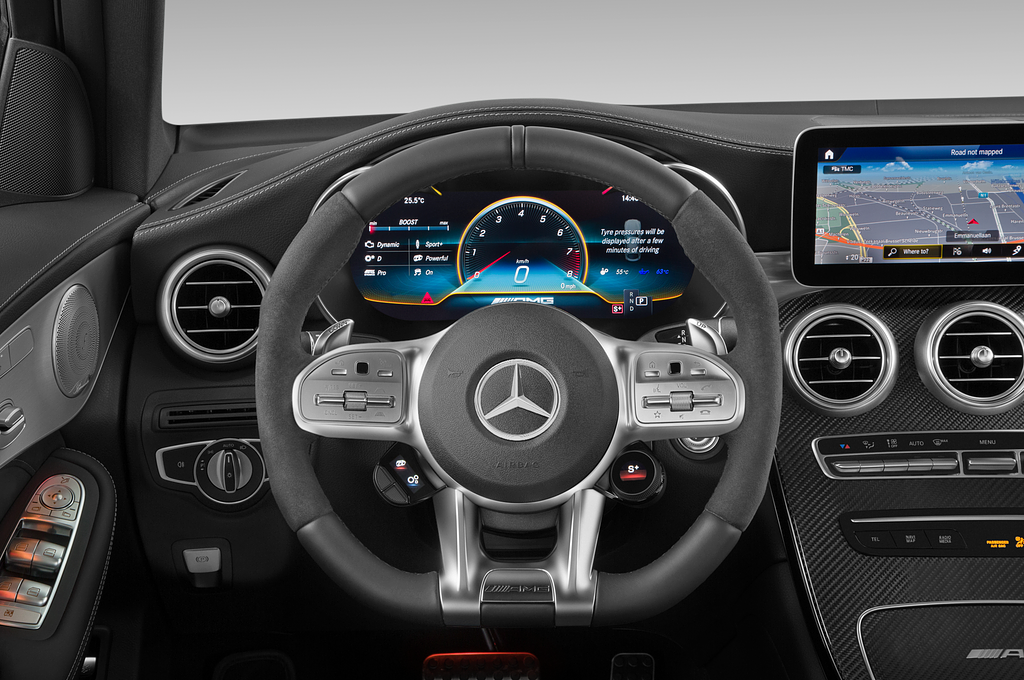 Mercedes GLC Coupe (Baujahr 2021) AMG GLC 63 S 5 Türen Lenkrad