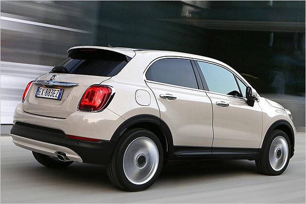 Auffallend ist die rundlich geformte Heckpartie