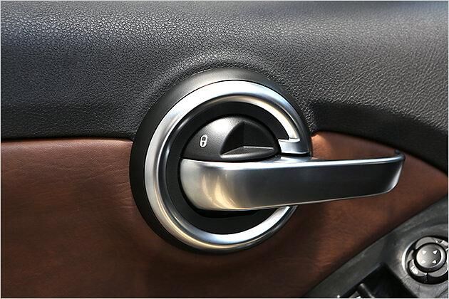 Haptish gelungen: Der Türgriff innen