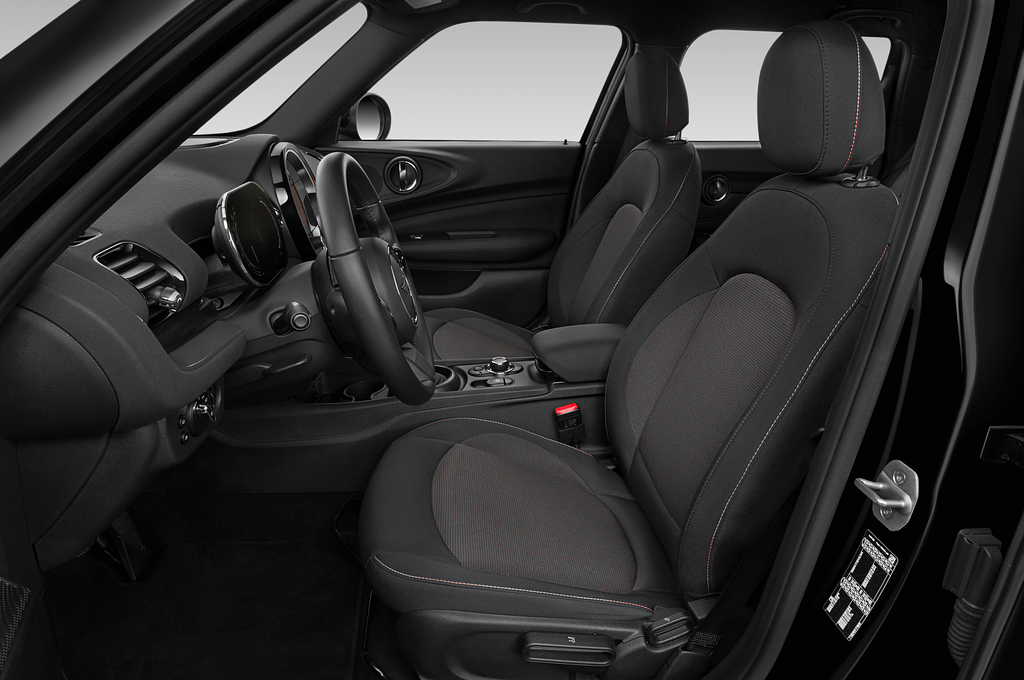 MINI Clubman (Baujahr 2022) Cooper Essential 5 Türen Vordersitze