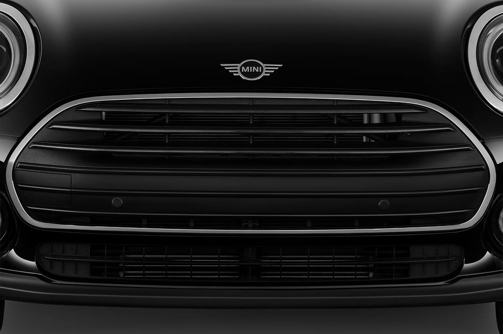 MINI Clubman (Baujahr 2022) Cooper Essential 5 Türen Kühlergrill und Scheinwerfer