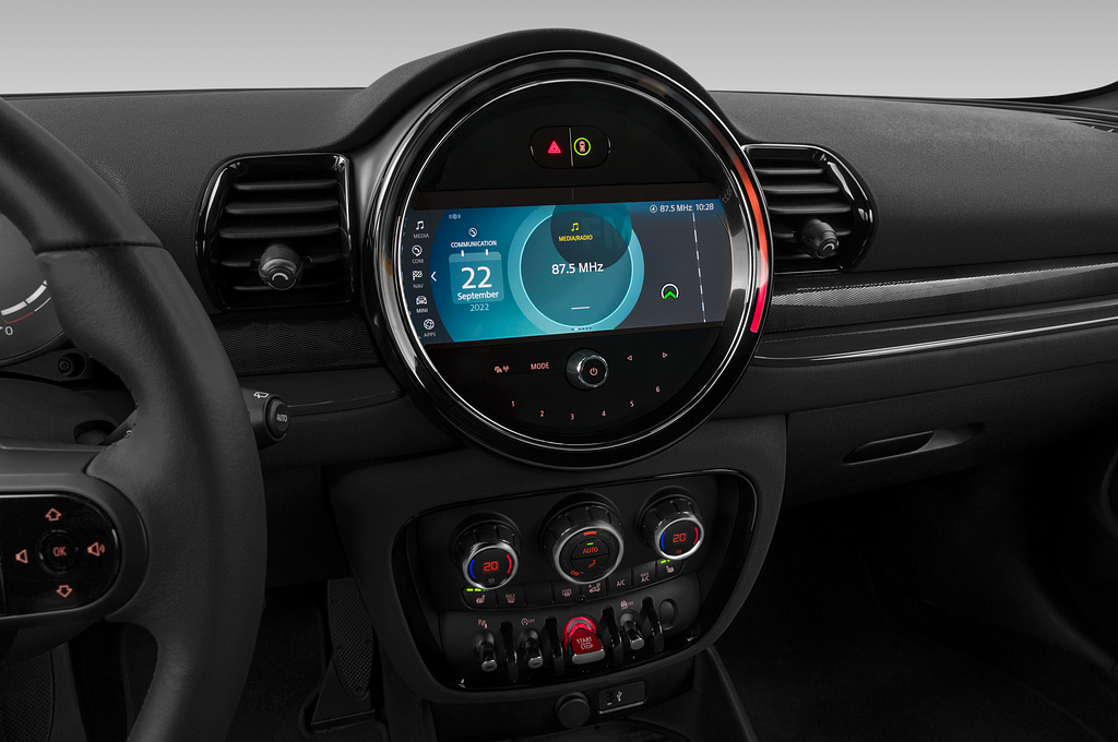 MINI Clubman (Baujahr 2022) Cooper Essential 5 Türen Mittelkonsole