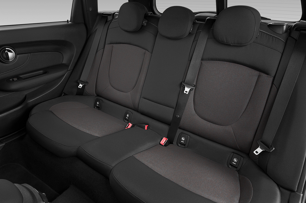 MINI Clubman (Baujahr 2022) Cooper Essential 5 Türen Rücksitze