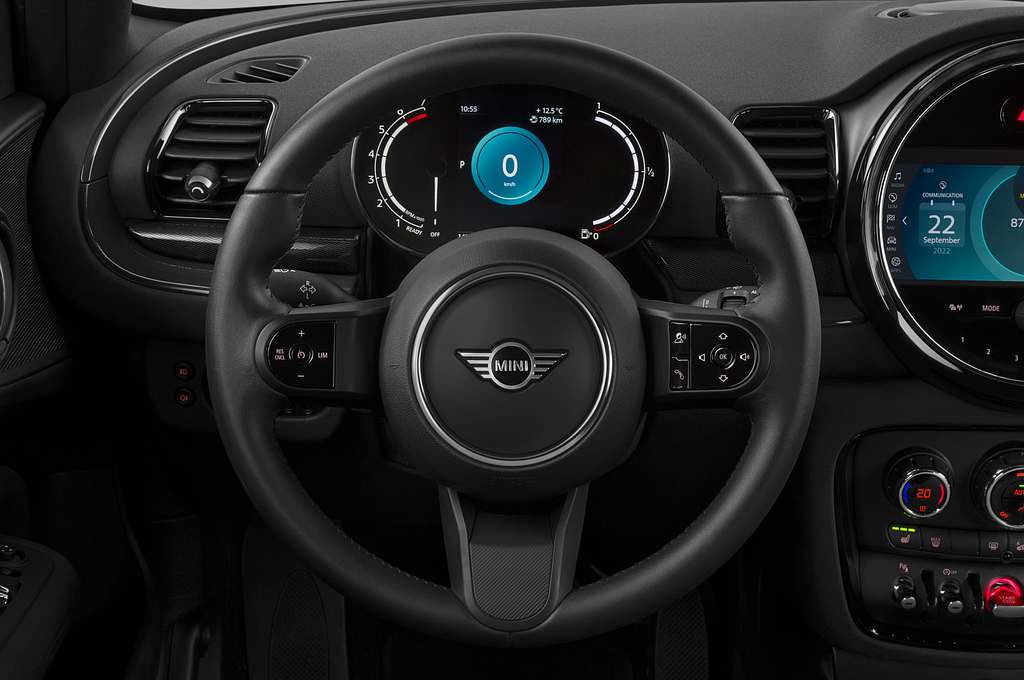 MINI Clubman (Baujahr 2022) Cooper Essential 5 Türen Lenkrad
