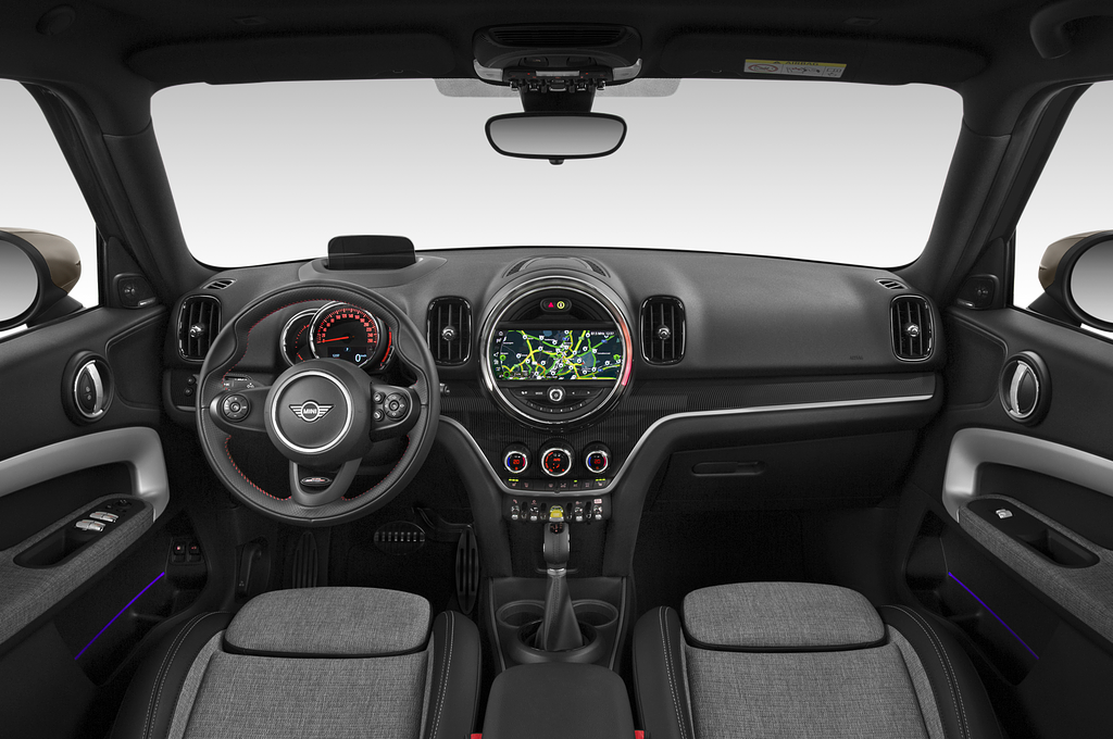 MINI Countryman (Baujahr 2020) Cooper SE ALL4 5 Türen Cockpit und Innenraum