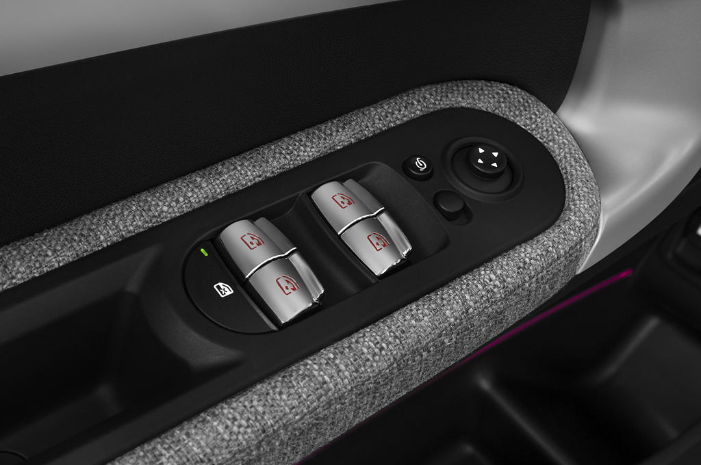 MINI Countryman (Baujahr 2020) Cooper SE ALL4 5 Türen Bedienungselemente Tür