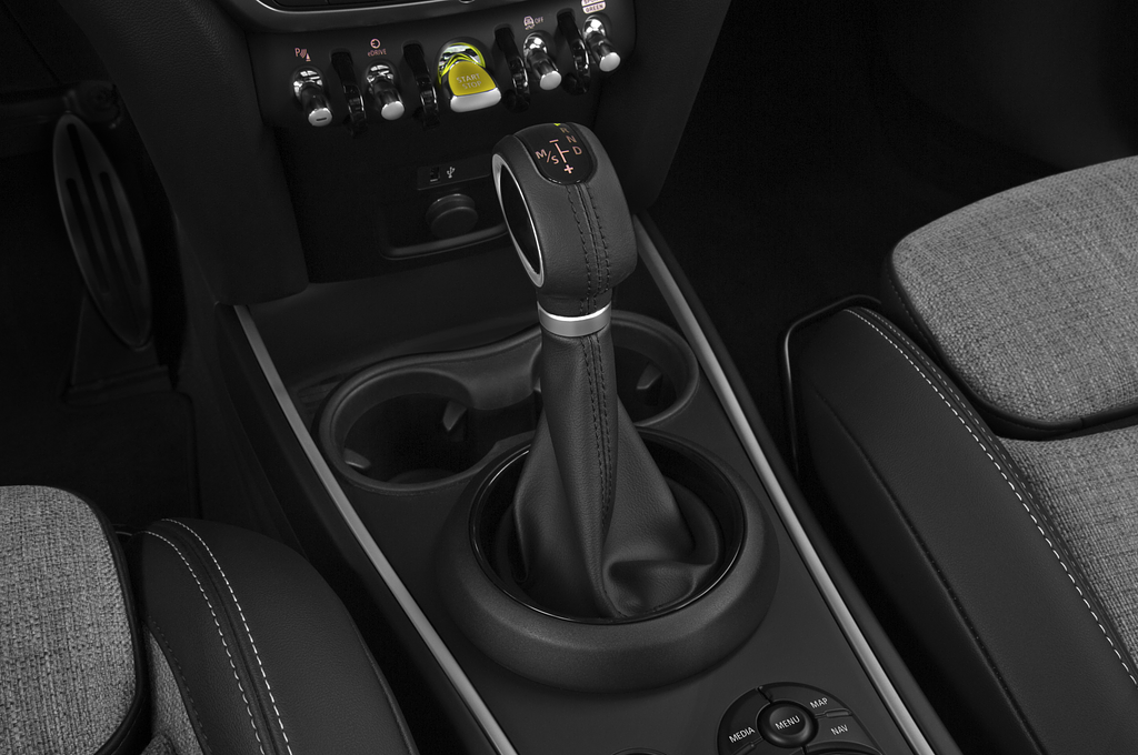 MINI Countryman (Baujahr 2020) Cooper SE ALL4 5 Türen Schalthebel