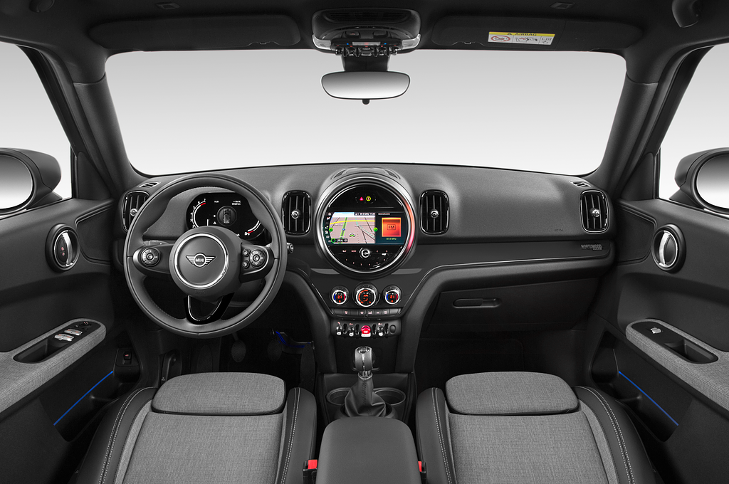 MINI Countryman (Baujahr 2021) Cooper Classic 5 Türen Cockpit und Innenraum