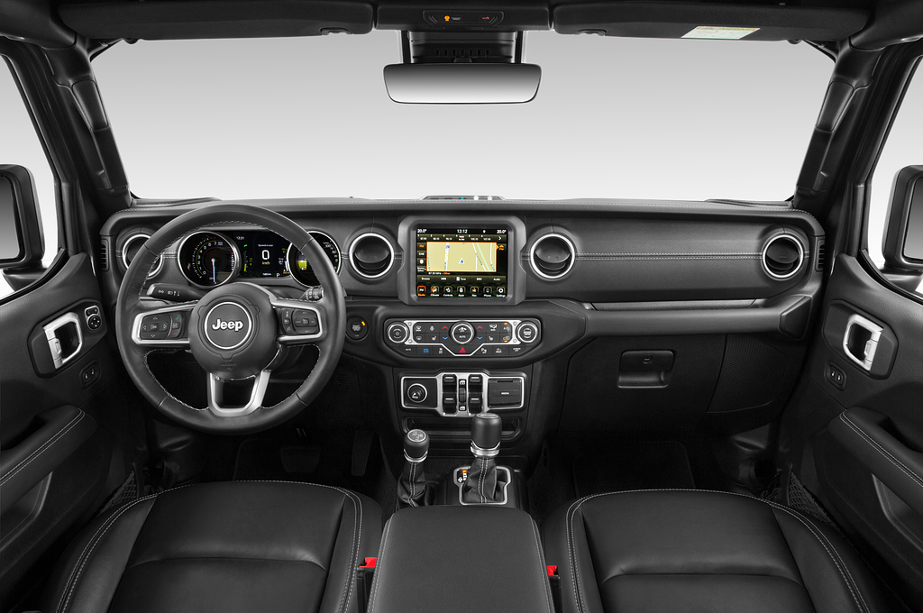 Jeep Wrangler 4xe (Baujahr 2021) 80th Anniversary 5 Türen Cockpit und Innenraum