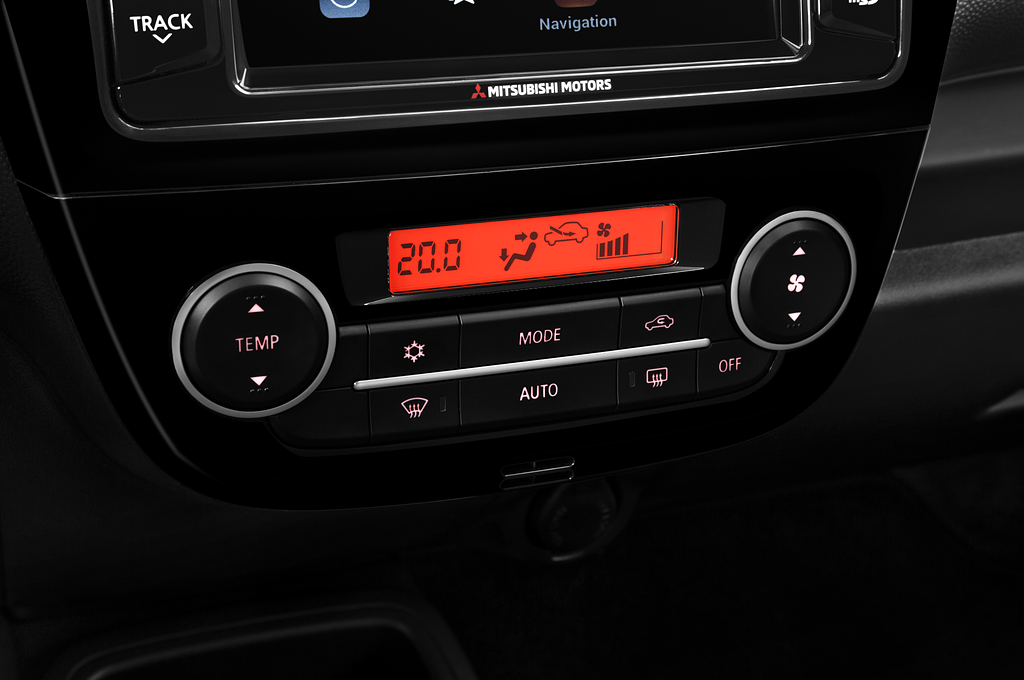 Mitsubishi Space Star (Baujahr 2020) Intro Edition + 5 Türen Temperatur und Klimaanlage
