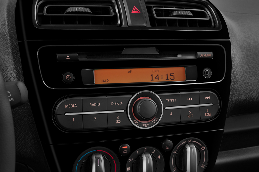 Mitsubishi Space Star (Baujahr 2020) Basis 5 Türen Radio und Infotainmentsystem