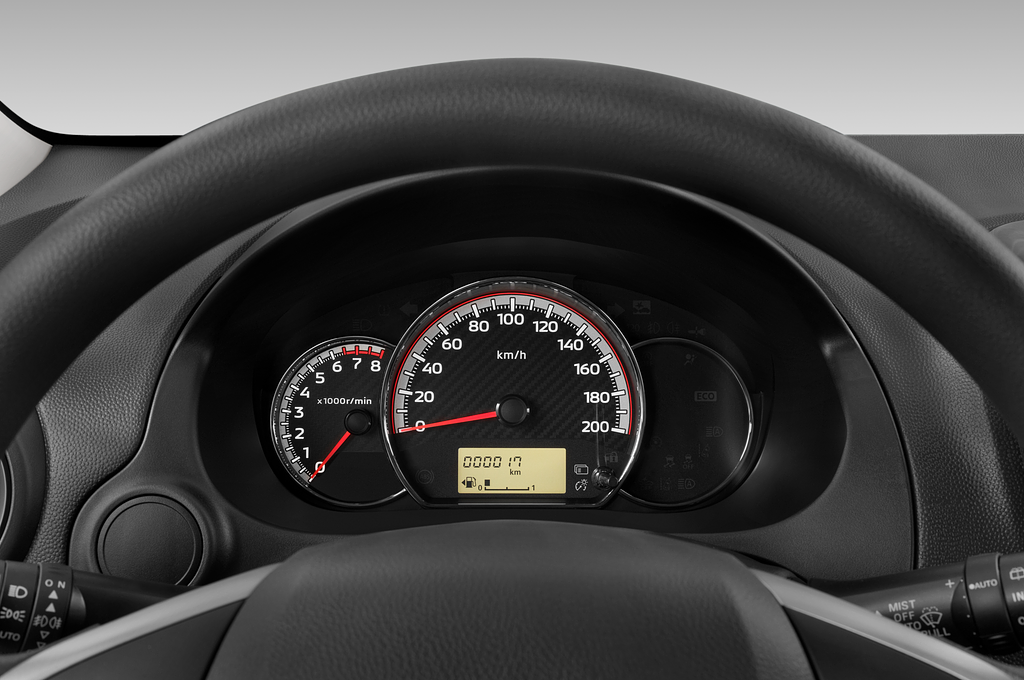 Mitsubishi Space Star (Baujahr 2020) Basis 5 Türen Tacho und Fahrerinstrumente