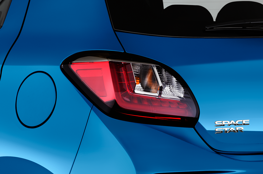 Mitsubishi Space Star (Baujahr 2020) Basis 5 Türen Rücklicht
