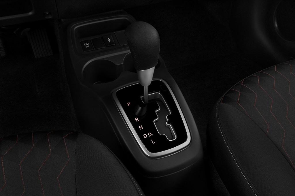 Mitsubishi Space Star (Baujahr 2020) Intro Edition 5 Türen Schalthebel