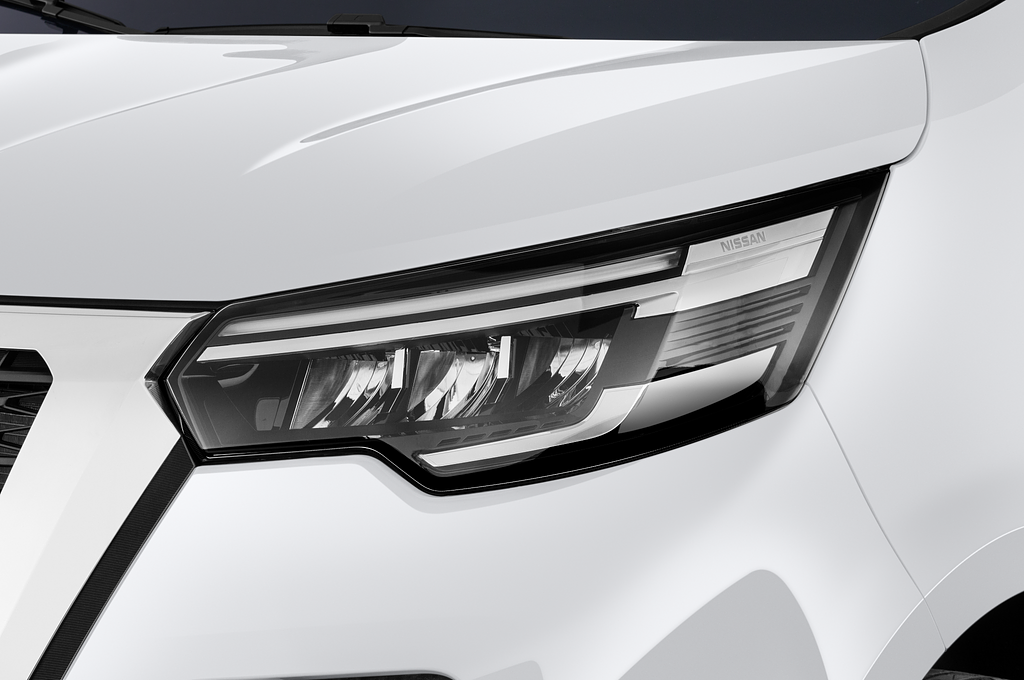 Nissan Primastar (Baujahr 2022) Acenta 4 Türen Scheinwerfer