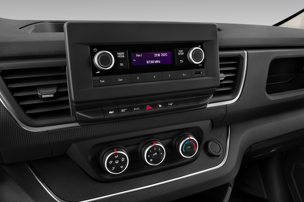 Nissan Primastar (Baujahr 2022) Acenta 4 Türen Mittelkonsole