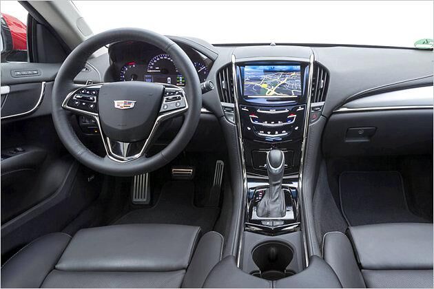 In der Mittelkonsole gibt es einen gut ablesbaren Touchscreen