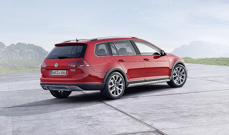Als TDI wird der Golf Alltrack in den Leistungsstufen 81 kW / 110 PS (1.6 TDI), 110 kW / 150 (2.0 TDI) und 135 kW / 184 PS (2.0 TDI) auf den Markt kommen.