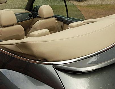 Nach etwa 10 Sekunden ist das Verdeck offen. 