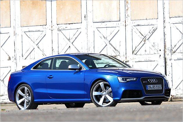 Typisch für die RS-Modelle von Audi sind die mächtigen Lufteinlässe vorne