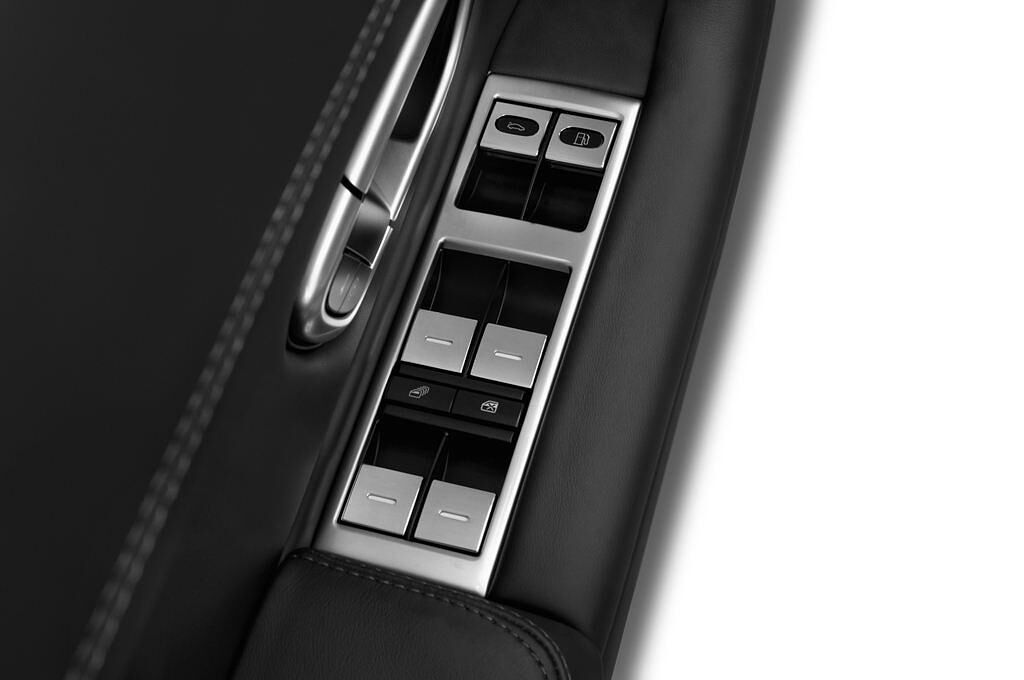 Bentley Continental GTC (Baujahr 2015) V8 4Wd At 2 Türen Bedienungselemente Tür