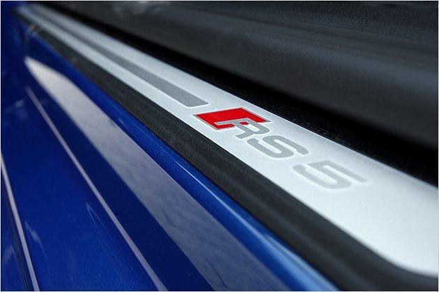 Die Passagiere werden durch individuelle Einstiegsleisten begrüßt