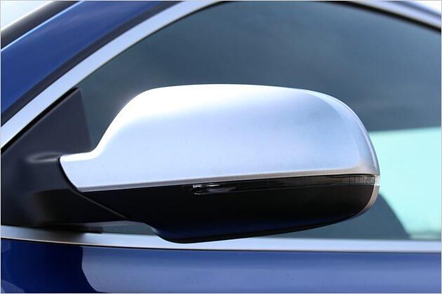 Erkennungsmerkmal aller S- und RS-Modelle von Audi sind die silbernen Spiegelgehäuse