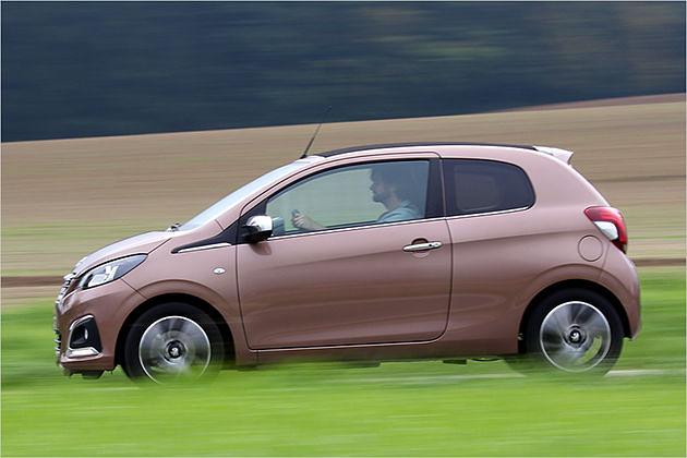 Der volle Name des getesteten Franzosen lautet Peugeot 108 TOP! Allure VTi 68 Stopp & Start