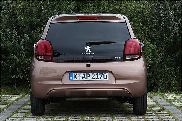 Der angedeutete Diffusor wirkt an dem sonst pummeligen Heck etwas deplatziert