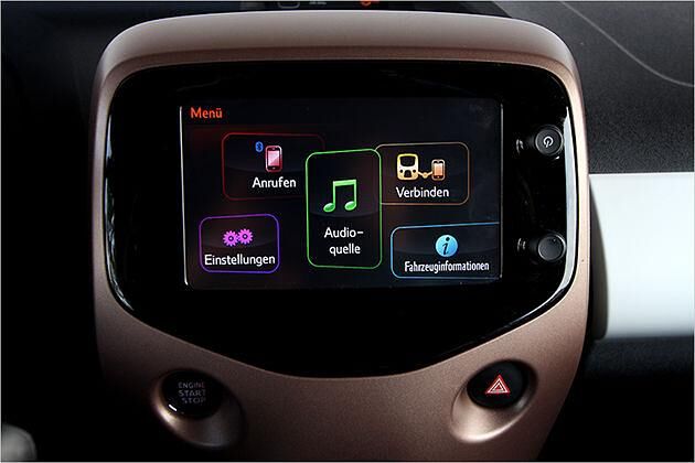 Knallig bunte Darstellungen und im Allure Serie: Der Sieben-Zoll-Touchscreen ist leicht zu bedienen