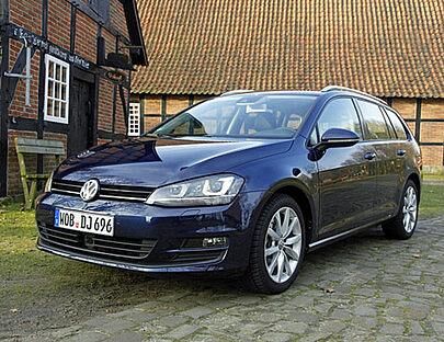 Einkäufe können im VW Golf Variant rasch und bequem eingeladen werden.