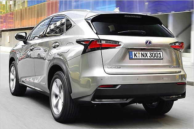 Das NX-Hinterteil erinnert ein wenig an den Mazda CX-5