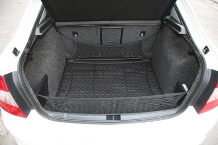 Der Skoda Rapid verfügt über einen schier riesigen Kofferraum von 550 Litern