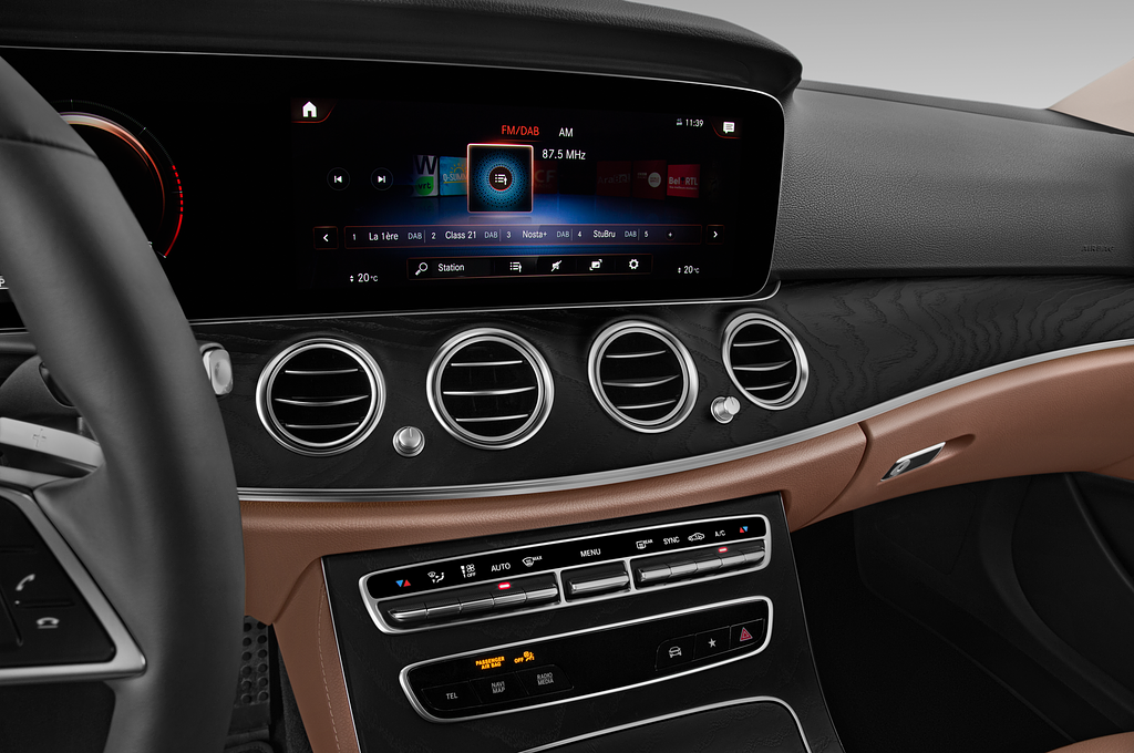 Mercedes E Class (Baujahr 2021) All terrain Avantgarde 5 Türen Radio und Infotainmentsystem