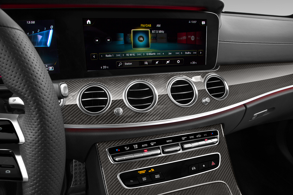 Mercedes E Class (Baujahr 2021) 53 AMG 5 Türen Radio und Infotainmentsystem