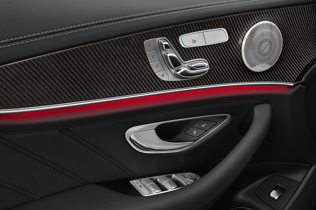 Mercedes E Class (Baujahr 2021) 53 AMG 5 Türen Bedienungselemente Tür