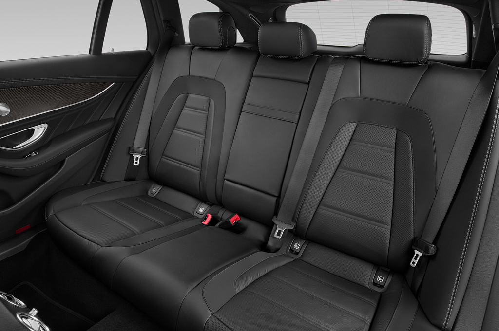 Mercedes E Class (Baujahr 2021) 53 AMG 5 Türen Rücksitze