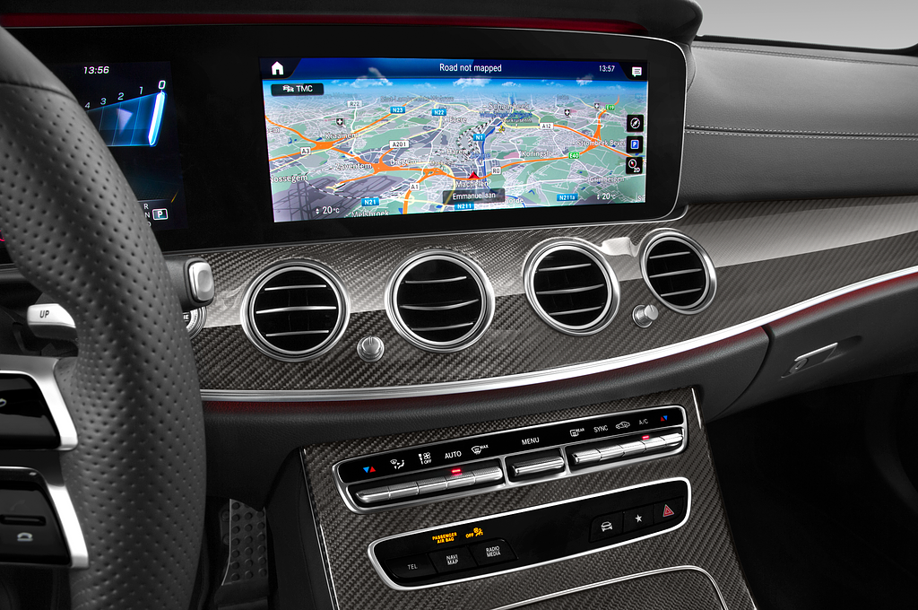 Mercedes E Class (Baujahr 2021) 53 AMG 5 Türen Mittelkonsole