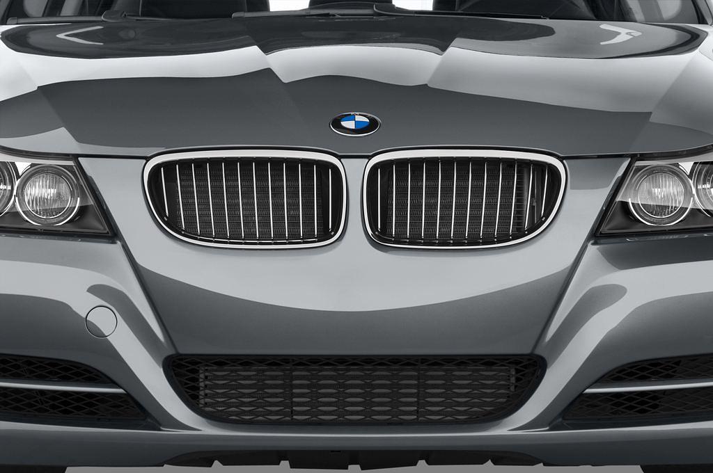 BMW 3 Series (Baujahr 2010) 335i 4 Türen Kühlergrill und Scheinwerfer