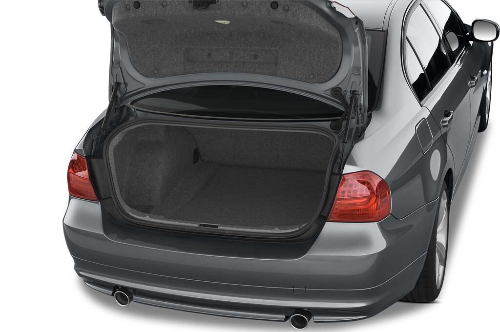 BMW 3 Series (Baujahr 2010) 335i 4 Türen Kofferraum