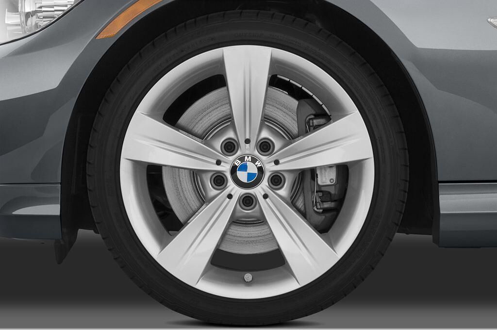 BMW 3 Series (Baujahr 2010) 335i 4 Türen Reifen und Felge
