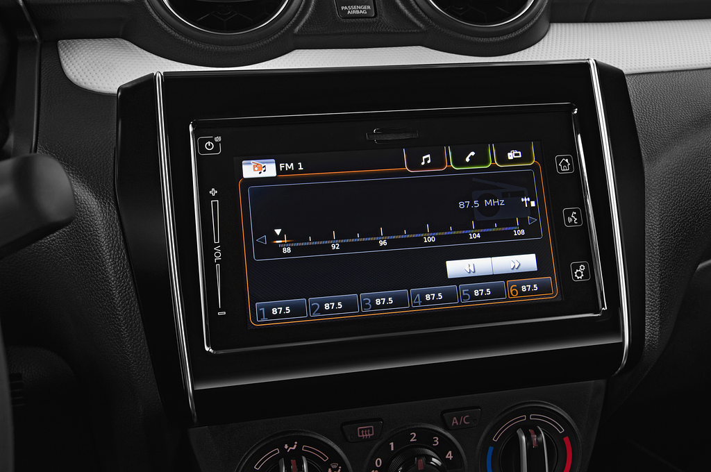 Suzuki Swift (Baujahr 2021) Comfort Hybrid 5 Türen Radio und Infotainmentsystem