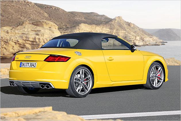 Eine gut isolierte Stoffmütze (Audi sagt Akustikverdeck dazu) überspannt die Passagiere