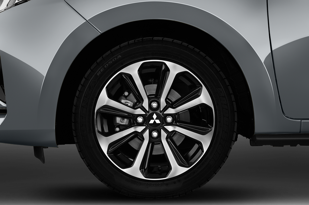 Mitsubishi Space Star (Baujahr 2020) Intro Edition 5 Türen Reifen und Felge