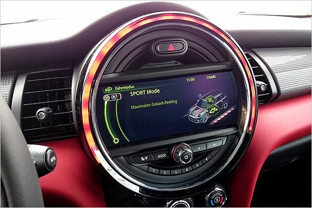 Ähm ... ja: Drückt man den Sport-Knopf, sendet Mini gokartliche Grüße